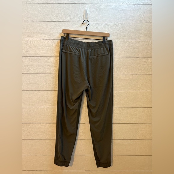 Athleta Brooklyn Textured Jogger Olive Green, Size 12 - Picture 9 of 15